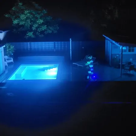 Lejlighed Private With Own Pool And Huge Garden, 150m To Longest Free At Balaton *