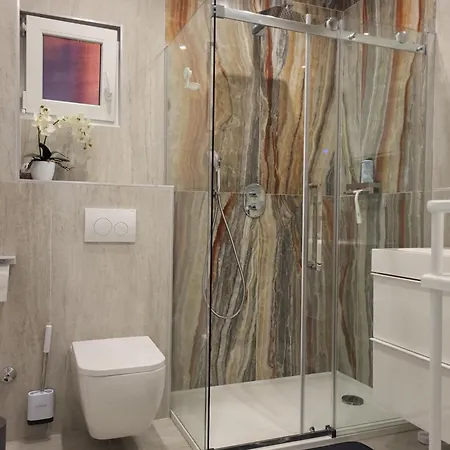 Appartement Private With Own Pool And Huge Garden, 150m To Longest Free At Balaton