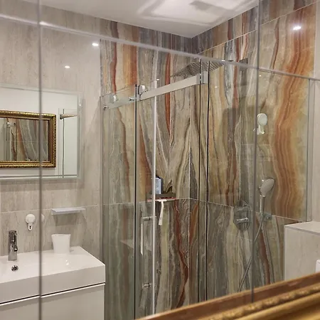 Apartment Private With Own Pool And Huge Garden, 150m To Longest Free At Balaton Zamardi