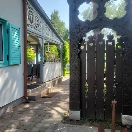 Private With Own Pool And Huge Garden, 150m To Longest Free At Balaton Zamárdi