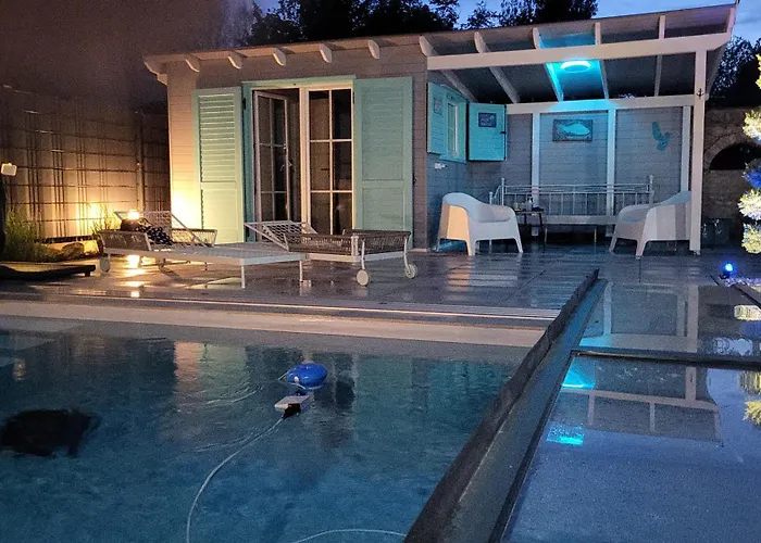 Private With Own Pool And Huge Garden, 150m To Longest Free At Balaton Lägenhet